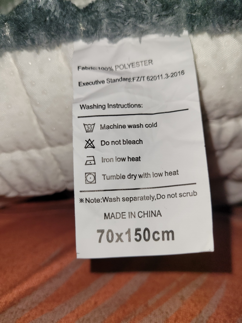 Couch Cover for Dogs Washable Non-Slip Pet Friendly Sofa Protector - Picture 4 of 4